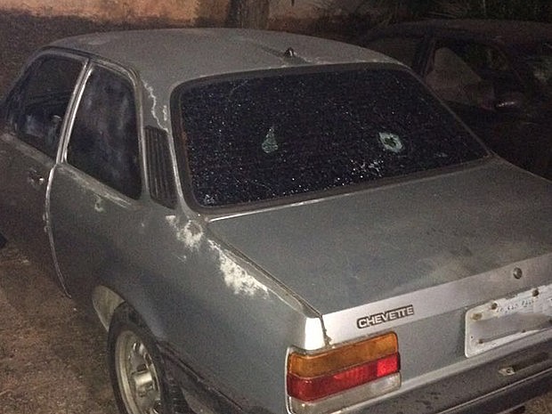 Carro onde menino estava no momento do crime
