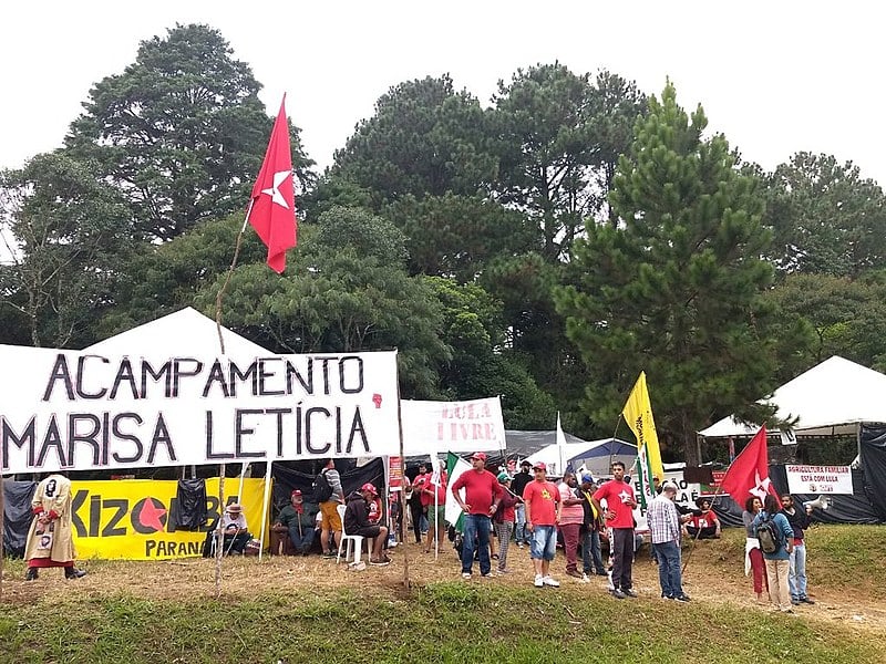 Ato de violência contra manifestantes do acampamento Marisa Letícia não pode ficar impune