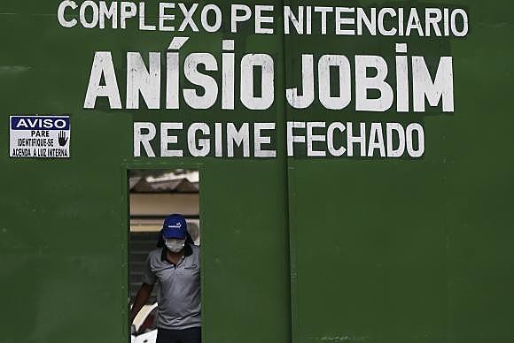 Portão principal do Complexo Penitenciário Anísio Jobim (Compaj), na capital amazonense