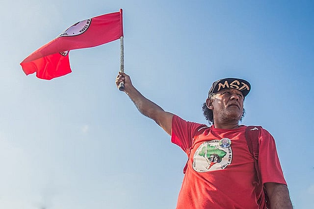 Manifestantes partem dos municípios de Formosa, Engenho das Lajes e Luiziânia, em Goiás, rumo a Brasília
