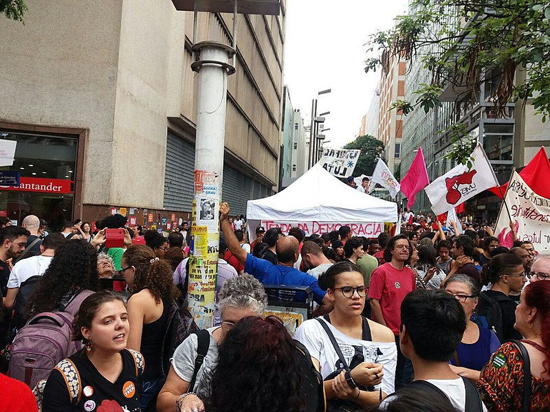 A concentração da manifestação ocorre na Praça Sete de Setembro, centro da capital mineira