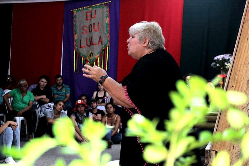 Aleida Guevara fala a militantes de movimentos populares em Curitiba