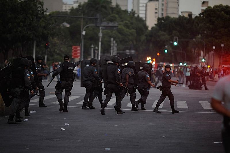 As ocorrências que envolvem intervenção legal contra alguma atividade ilícita, como o roubo ou o crime organizado, é de 19% do total dos casos de balas perdidas