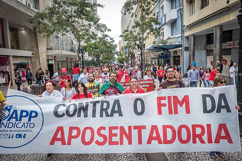 Manifestação contra a reforma da Previdência no início deste ano no Paraná