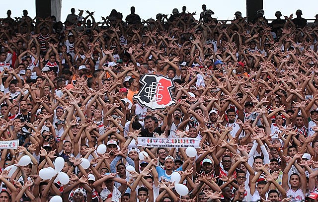 Apoio da torcida no jogo contra o Oprário (PR) foi caso isolado na temporada