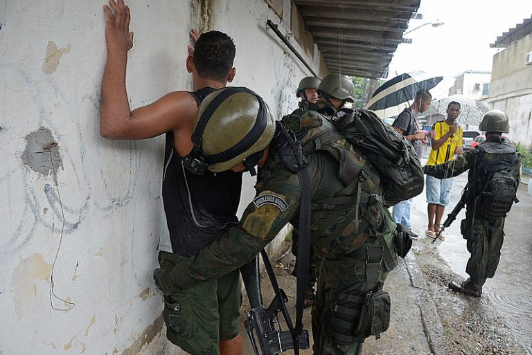 Documentário Cheiro de Diesel mostra impacto da violência de Estado nas favelas 