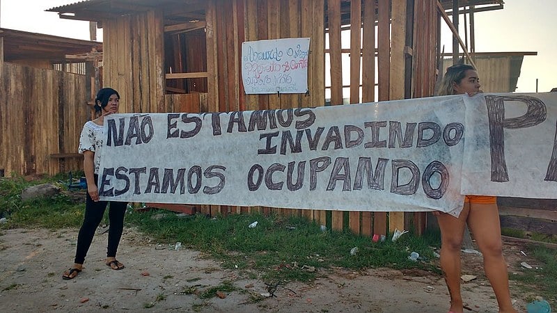O terreno foi ocupado pelas famílias há um ano e muitos não tinham para onde ir depois da reitegração