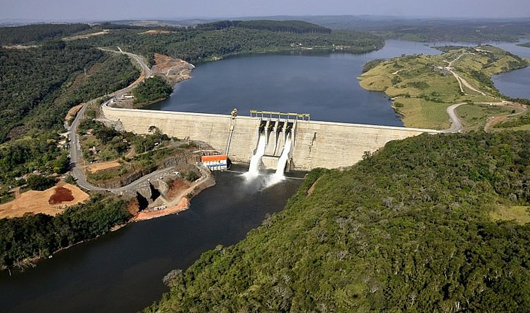 Usina Hidrelétrica Governador Jayme Canet Junior, no Paraná, gera energia suficiente para atender um milhão de pessoas