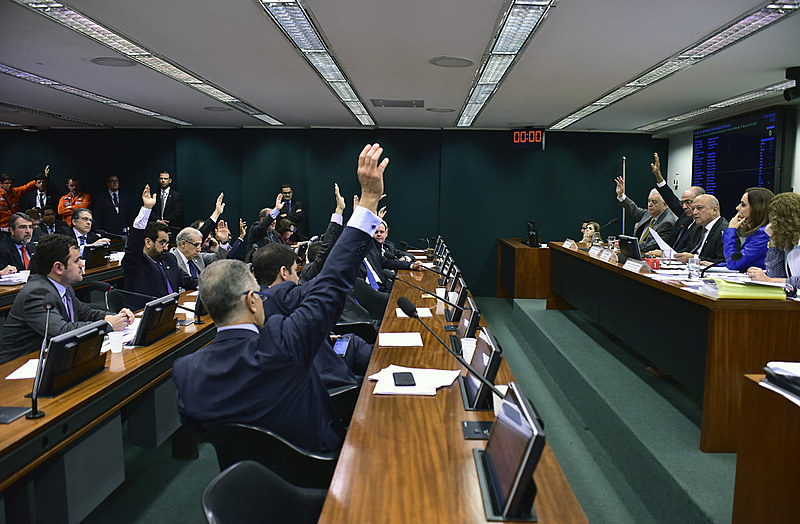 “Será um embate enorme no parlamento. O maior do ano depois daquele 17 de abril em que os golpistas afastaram a presidenta Dilma”, projetou Henrique Fontana (PT-RS)