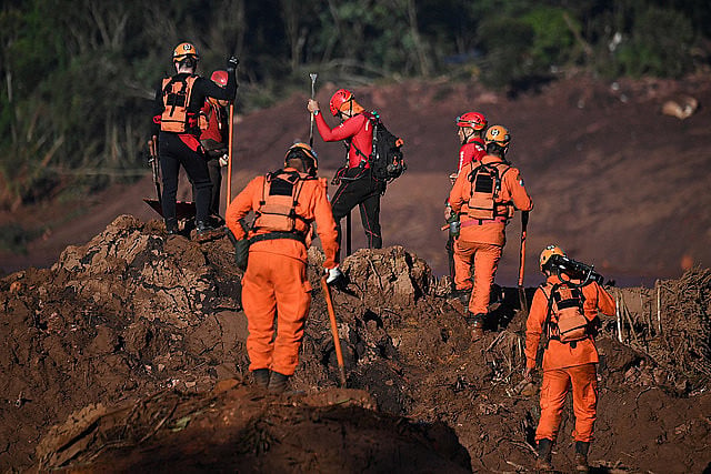 Rescue crews resumed searches for survivors on fourth day after dam broke in Brumadinho area, southeastern Brazil