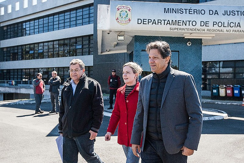 Segundo Haddad, a ideia é que se tenha uma salvaguarda em caso de impugnação da candidatura
