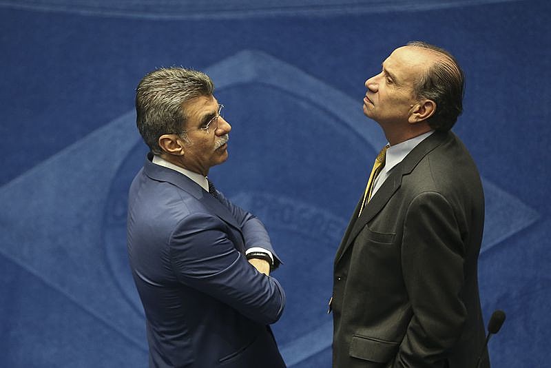 O Ministério das Relações Exteriores ter se tornado um espaço de domínio do PSDB parece também emblemático.