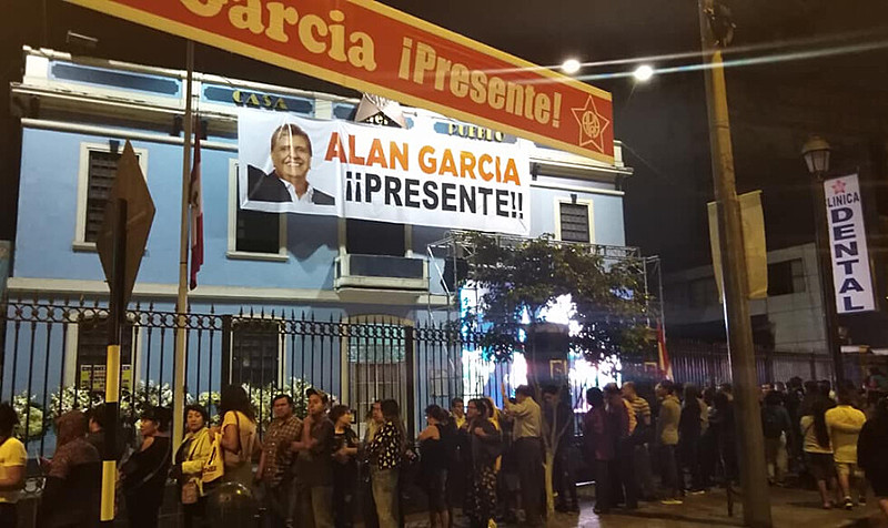 Concentração no funeral de Alan García, que era investigado pela Lava Jato; procuradores voltam ao Brasil