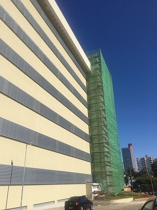 A direção do Fórum informou que o ocorrido foi uma exceção, mas que não há riscos estruturais para a utilização do prédio