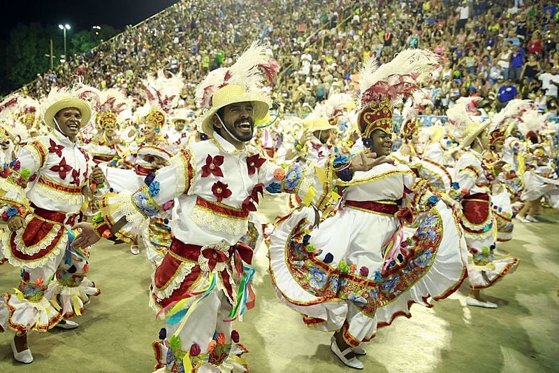 Com oito votos a favor e cinco contra a Imperatriz Leopoldinense continua na elite do carnaval do Rio