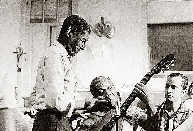 Cartola e Nelson Cavaquinho, em foto da exposição "Em 1964"