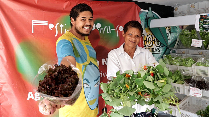 Coletivos levam alimentos saudáveis às periferias de SP