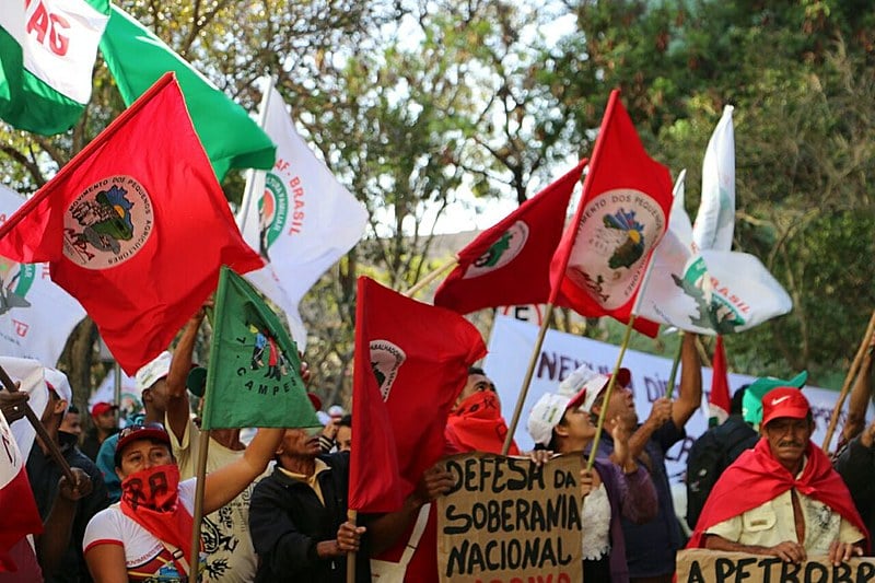 Movimentos da causa agrária em protesto na Esplanada dos Ministérios
