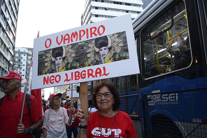 No Recife, a mobilização contra a reforma contou com cerca de cinco mil pessoas