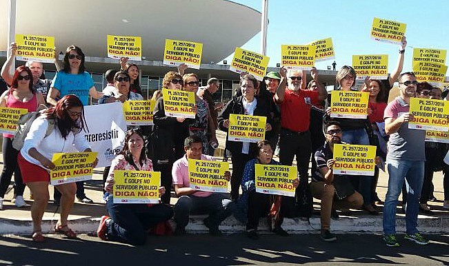 De acordo com a Nota Técnica do Dieese, o projeto de lei impactará diretamente sobre o emprego público, as condições salariais, o processo de negociação coletiva e a aposentadoria dos servidores públicos.