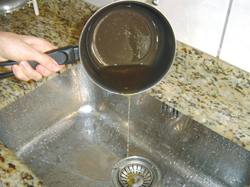 Resultado da gordura no esgoto é um verdadeiro “infarto” no Sistema de Esgotamento Sanitário