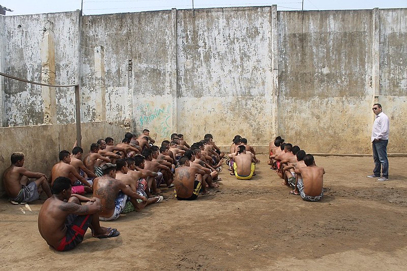 Governo não pode entregar a quarta maior população carcerária do mundo à iniciativa privada