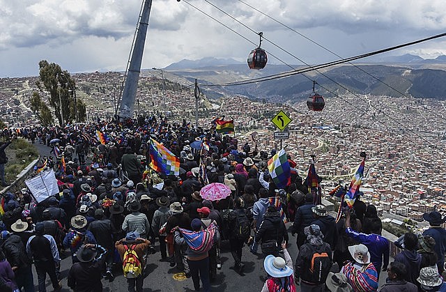 Multitudinous protests against the coup continue arriving to La Paz and the repression has already caused at least 30 deaths