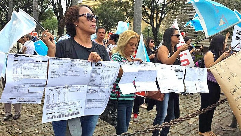 Manifestação dos profissionais da educação realizada em maio, pelos mesmos motivos e no mesmo local, o Palácio da Liberdade