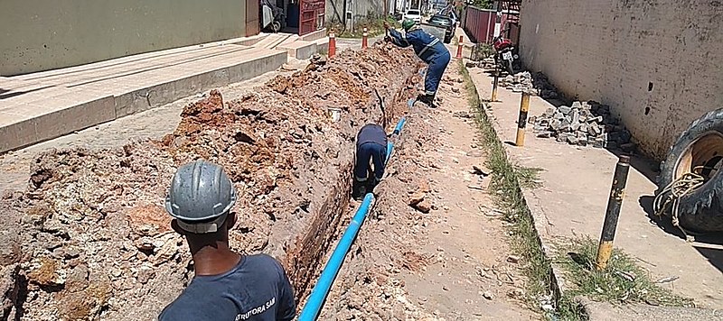 A intervenção levará água para as torneiras de 285 moradias, beneficiando mais de 1.200 pessoas