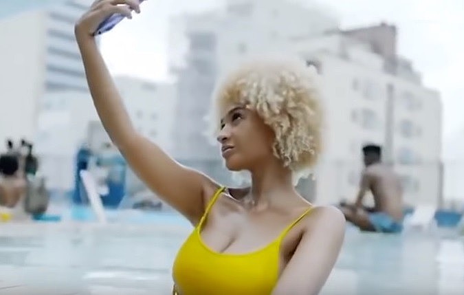 Mellanie Reis participou do comercial do Banco do Brasil