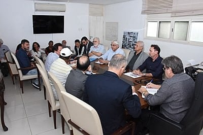 Ministério Público, movimento e o governo do estado em reunião
