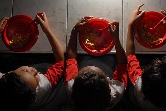 A fome no Brasil não vem por ausência de alimentos, nem mesmo pela má administração da economia doméstica