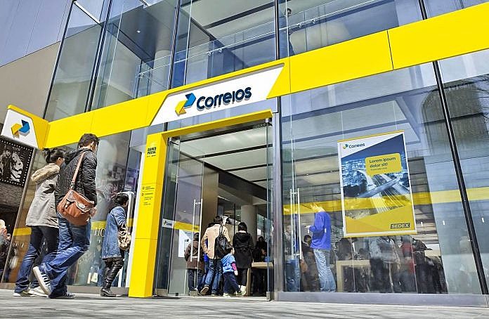 Cerca de 5 mil trabalhadores do Correios decidiram pela greve em Assembleia