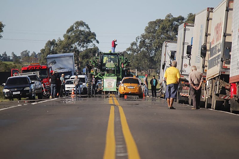 Greve dos Caminhoneiros na fronteira com Brasil/Uruguai.