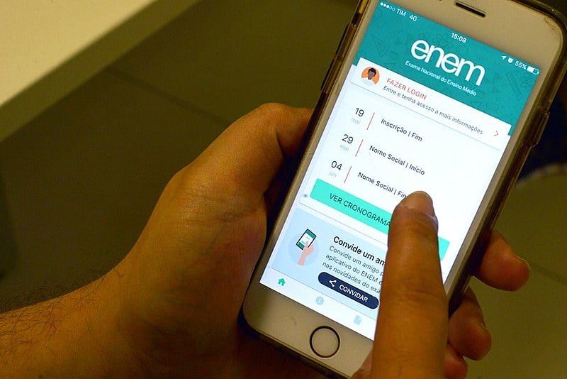 Para participar do exame, os estudantes - com ou sem isenção da taxa - devem fazer a inscrição no período de 6 a 17 de maio.