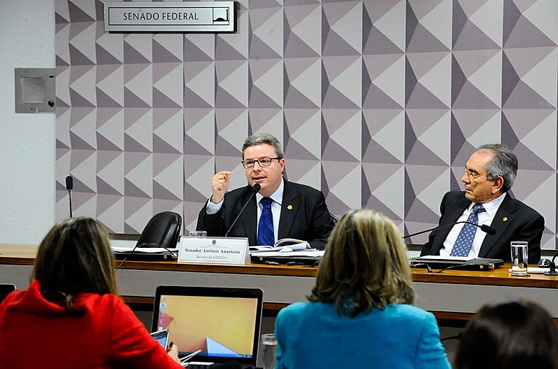 Relator Antonio Anastasia (PSDB-MG) recomenda o impeachment da presidenta Dilma Rousseff
