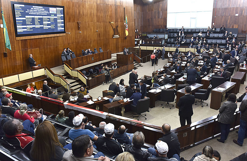 Com reajuste, os valores do piso estadual ficam entre R$ 1.237,15 e R$ 1.567,81