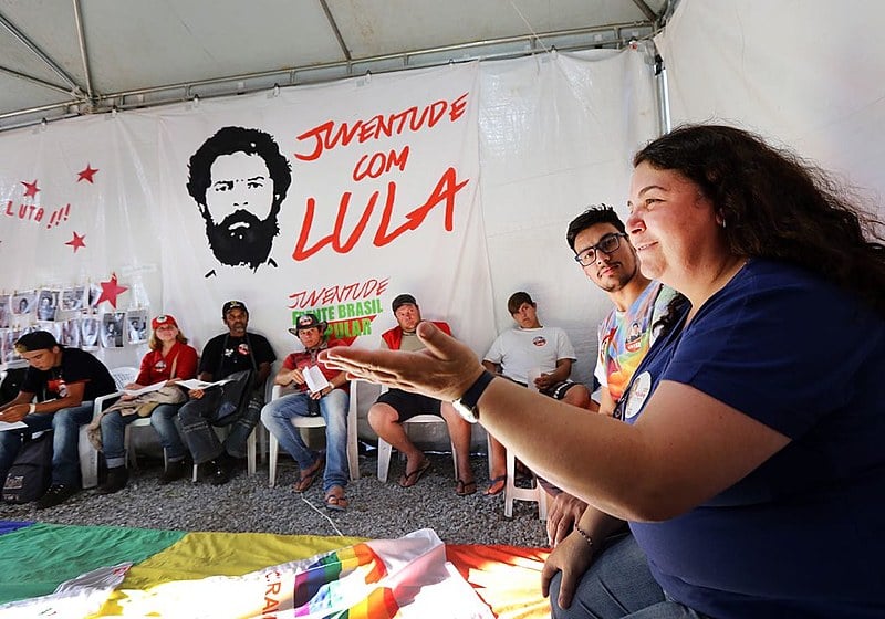 Roda de conversa sobre o Dia Nacional da Visibilidade Lésbica na Vigília Lula Livre