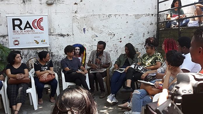 O jornal é escrito por moradores das favelas de forma colaborativa, como vem acontecendo no Recife