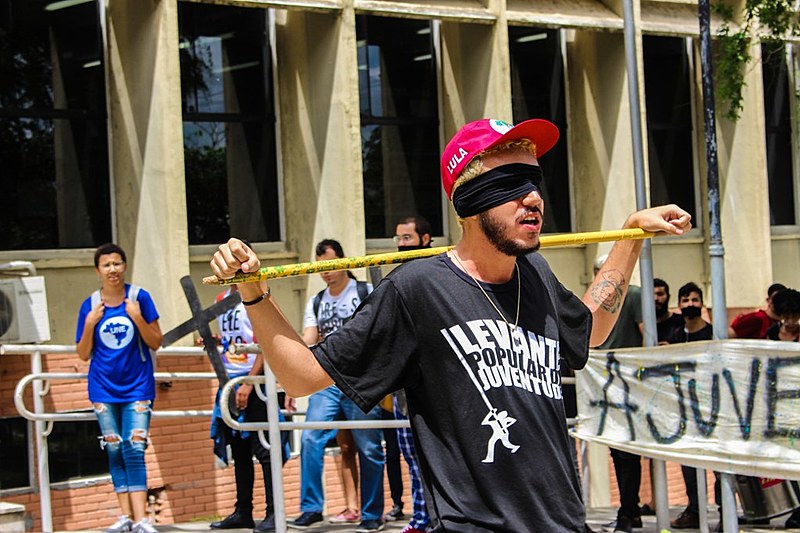 Universidade protesta contra vinda do presidente de ultradireita