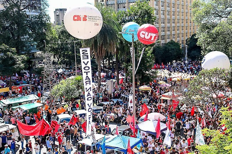Milhares foram às ruas em Belo Horizonte