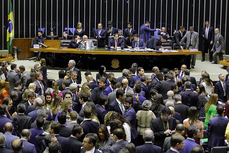 Plenário da Câmara dos Deputados durante discussão do PL 10.431/2018