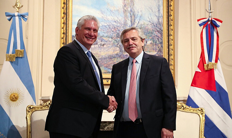 Presidente argentino recém-empossado se reuniu com presidente cubano nesta quarta-feira (11)