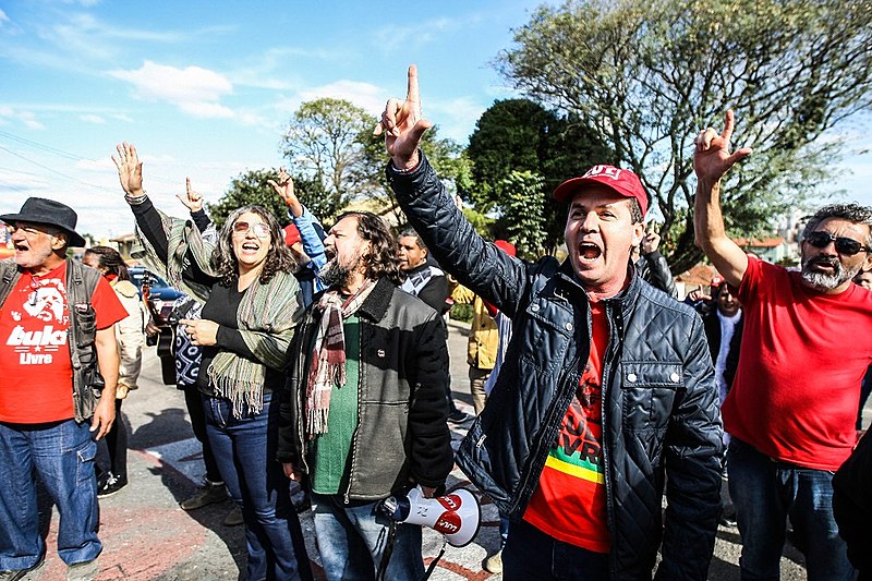 Boa tarde ao Presidente Lula com o bancário Edilson José Gabriel, nesta quarta-feira (11)