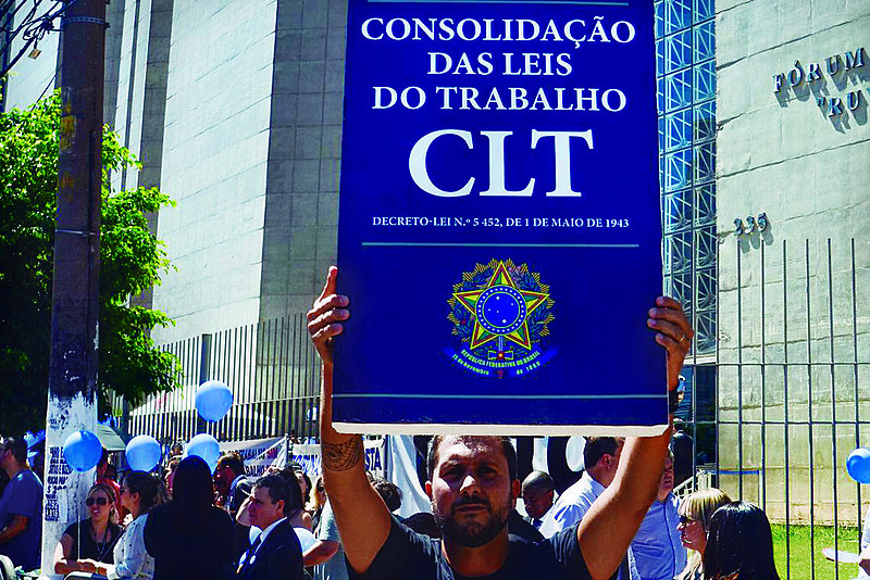 Presidente afirmou que há, no Brasil, um “excesso de proteção ao trabalhador”
