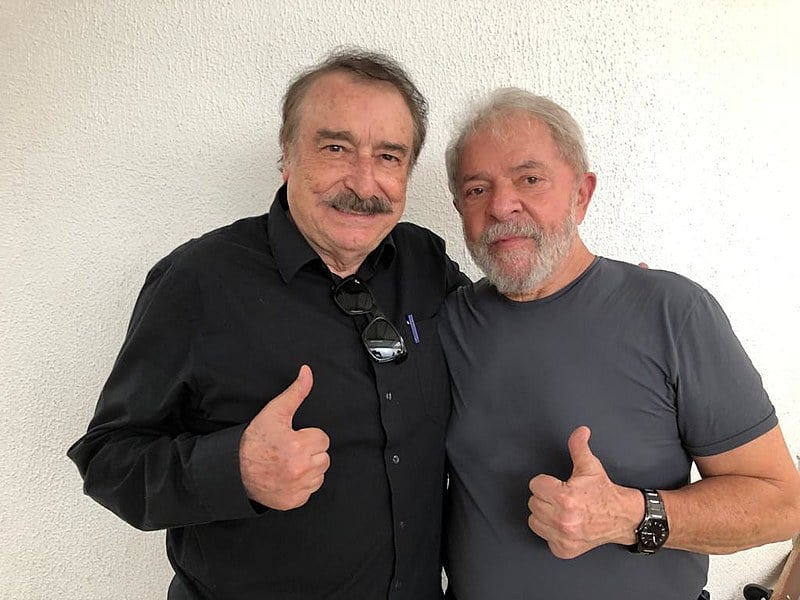 Lula e Ramonet na sede da Superintendência da PF na última quinta-feira (12)