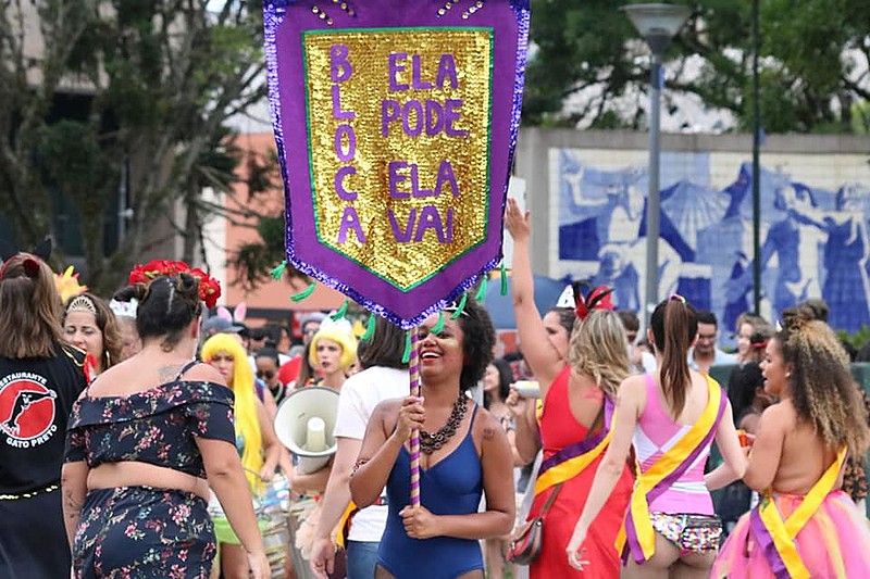 Dentro do carnaval, Bloca Ela Pode Ela Vai faz enfrentamento à violência de gênero e reafirma que as mulheres podem estar onde querem