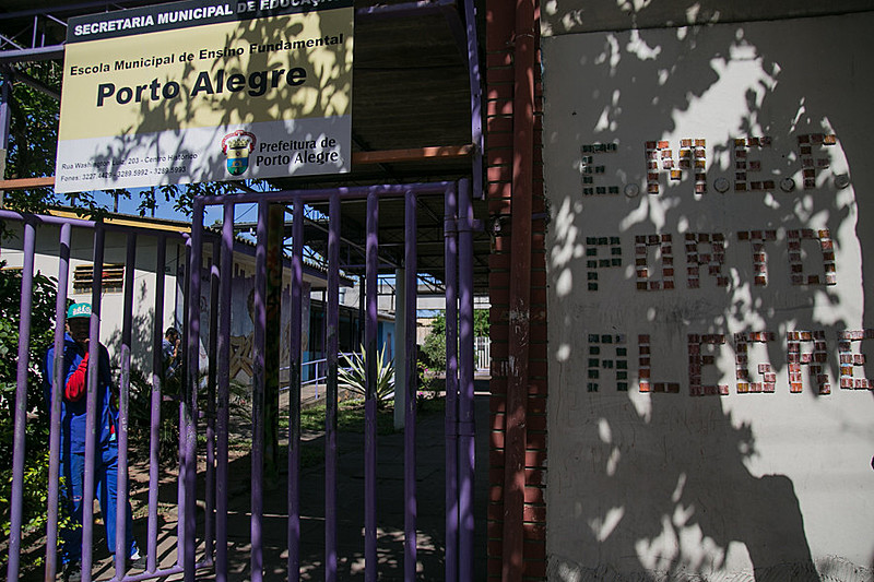 Escola tem perfil diferenciado e oferece EJA para pessoas em situação de rua
