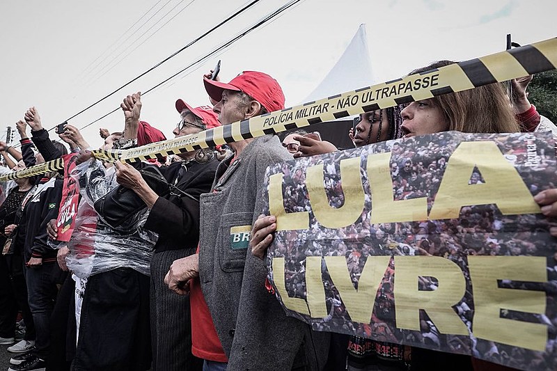 Apoiadores de Lula estão há 26 dias acompanhando ex-presidente, preso na PF de Curitiba desde 7 de abril