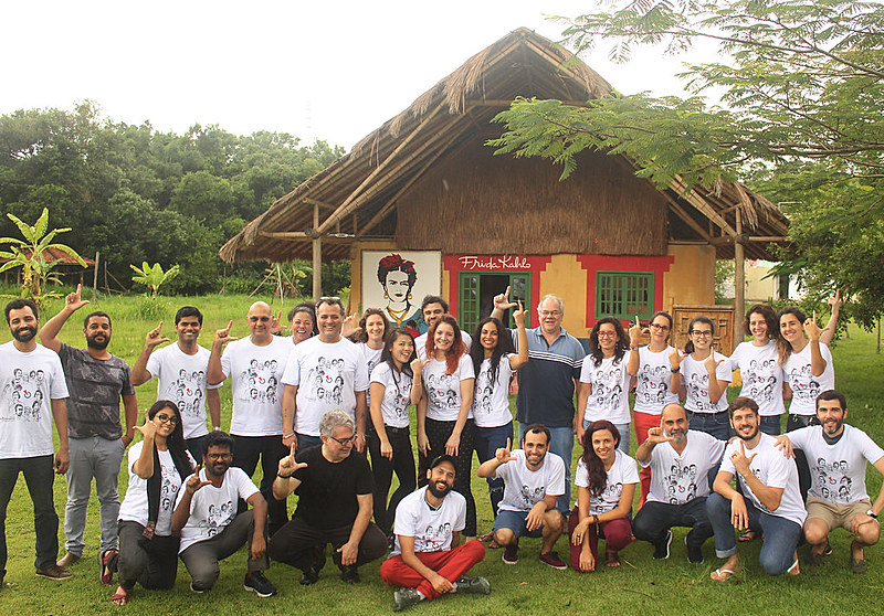 Equipe do Instituto Tricontinental de Pesquisa Social reunida na Escola Nacional Florestan Fernandes (ENFF)